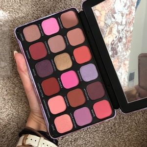 Makeup Revolution Eyeshadow Palette
